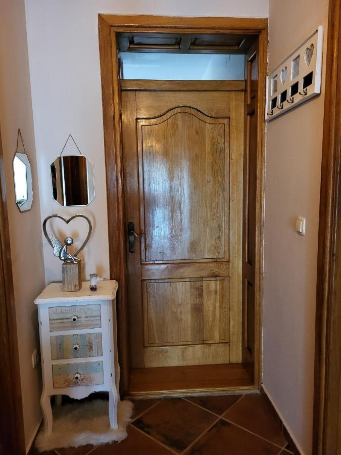 Sobe Pilajevo 2, 183 Ulica Stjepana Radica, Gola Exterior foto