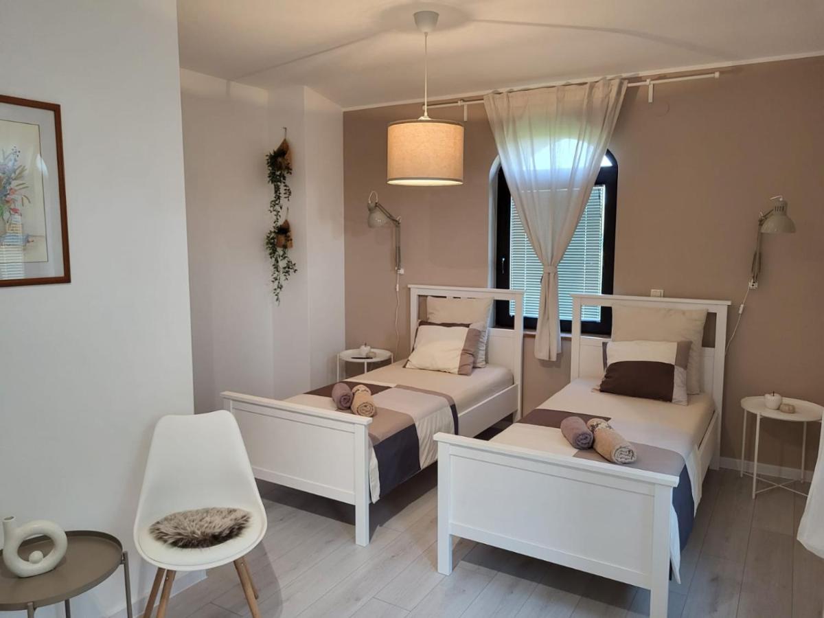 Sobe Pilajevo 2, 183 Ulica Stjepana Radica, Gola Exterior foto