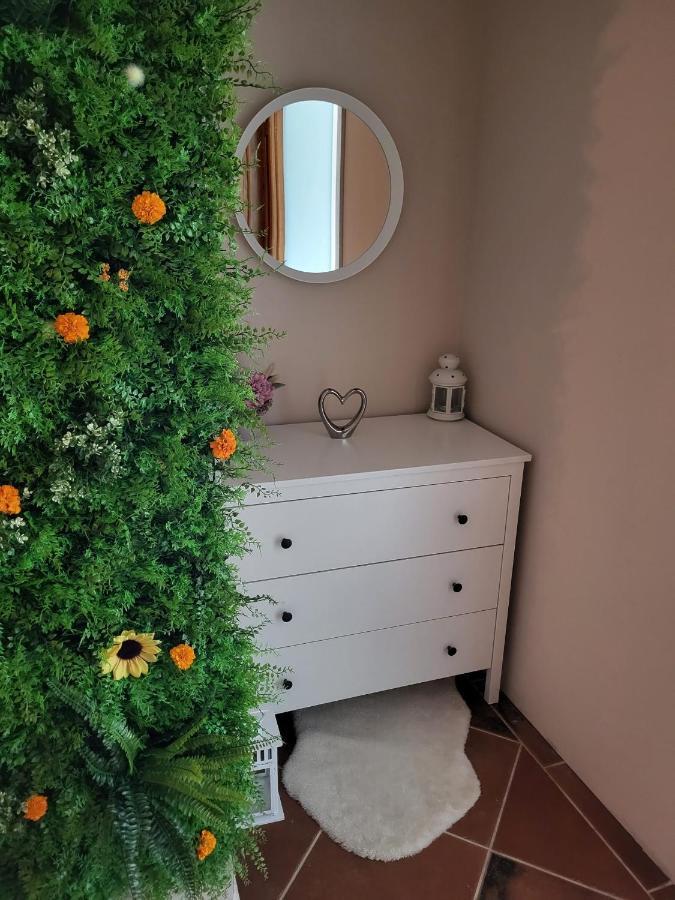 Sobe Pilajevo 2, 183 Ulica Stjepana Radica, Gola Exterior foto